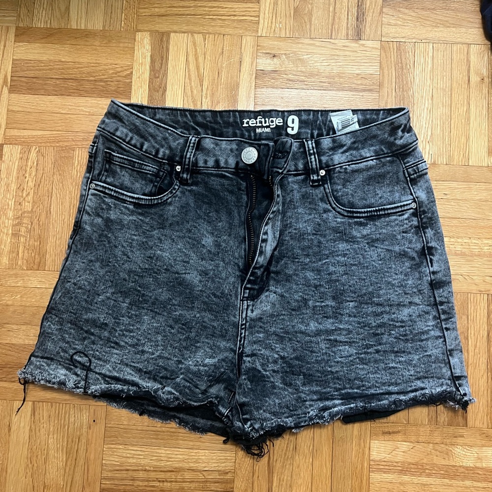 Refuge Acid wash Shorts